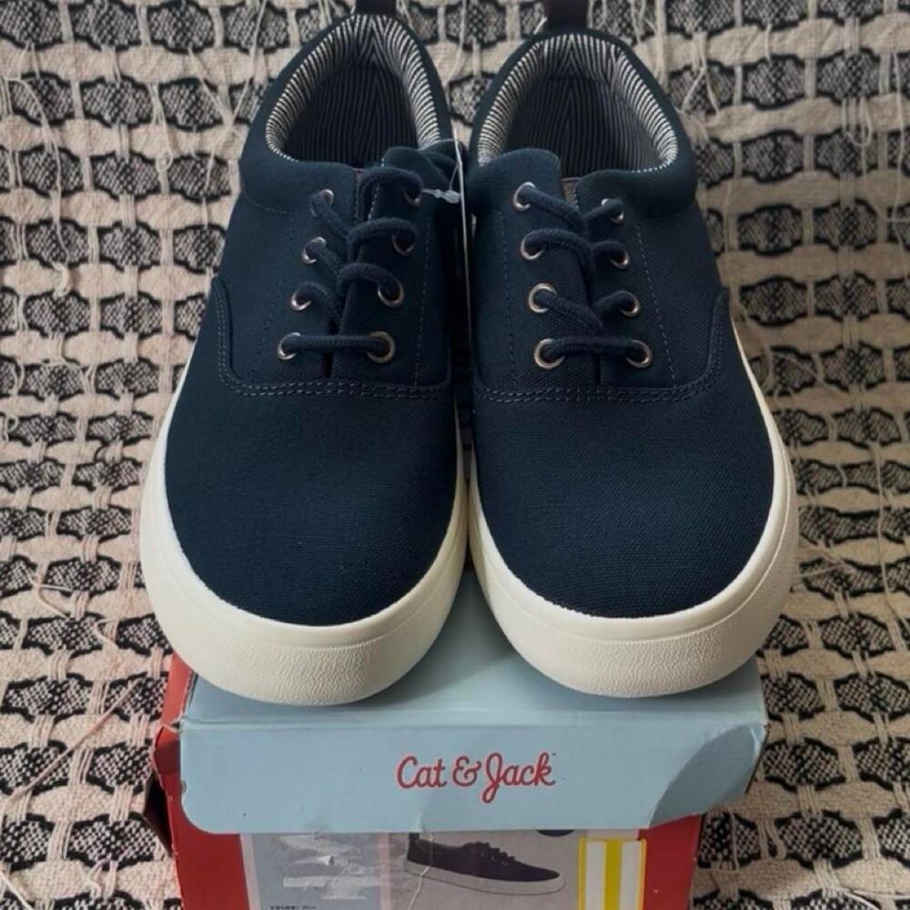 Cat-jack Men's Black and Navy Trainers - Picture 2 of 6